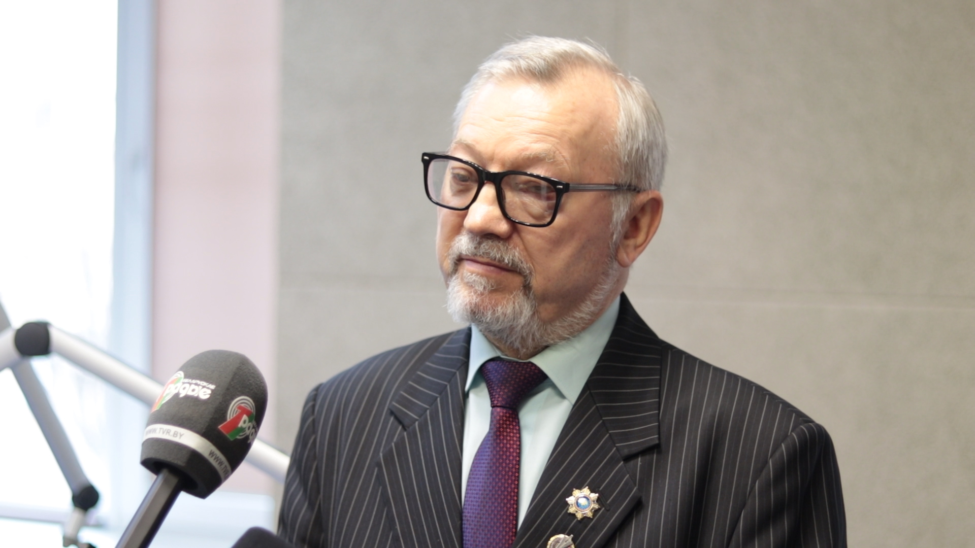 Позняков: Конституция - это гарантия социального развития страны Позняков: Конституция - это гарантия социального развития страны