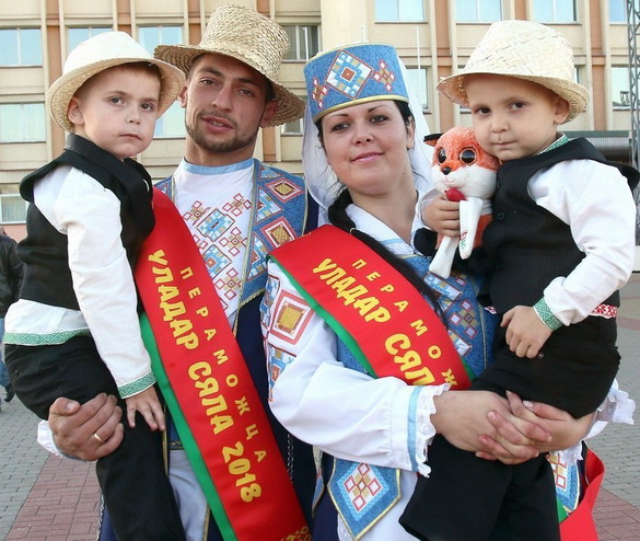 «Сельскім жанчынам – нізкі паклон. Я так думаю, а вы?» Радыёблог Алены Давідовіч (аўдыё)