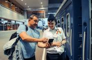 «Дарога пасажыра пачынаецца з тваёй усмешкі». Праваднік Наталля Калесніковіч расказала пра асаблівасці сваёй прафесіі ў праграме «Рынак працы» (аўдыё)