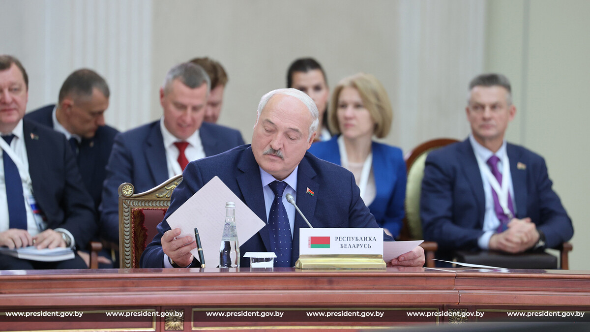Президент в Санкт-Петербурге принял участие в саммите Евразийского экономического союза