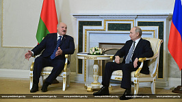 Президенты Беларуси и России Александр Лукашенко и Владимир Путин провели переговоры в Константиновском дворце в Санкт-Петербурге