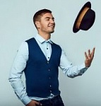 Дмитрий Каминский «зарядил» именную воду от авторского музыкального альбома! — «Настрой!» (видео+аудио)